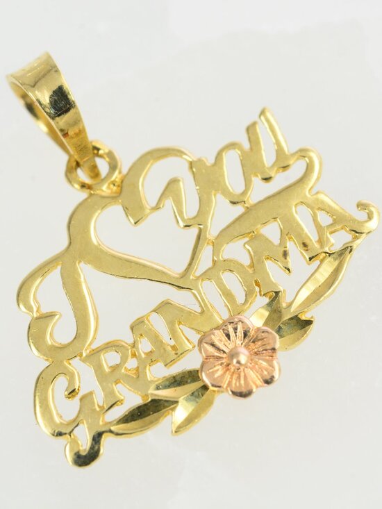 Jewelry - 10k "I <3 Grandma" Pendant